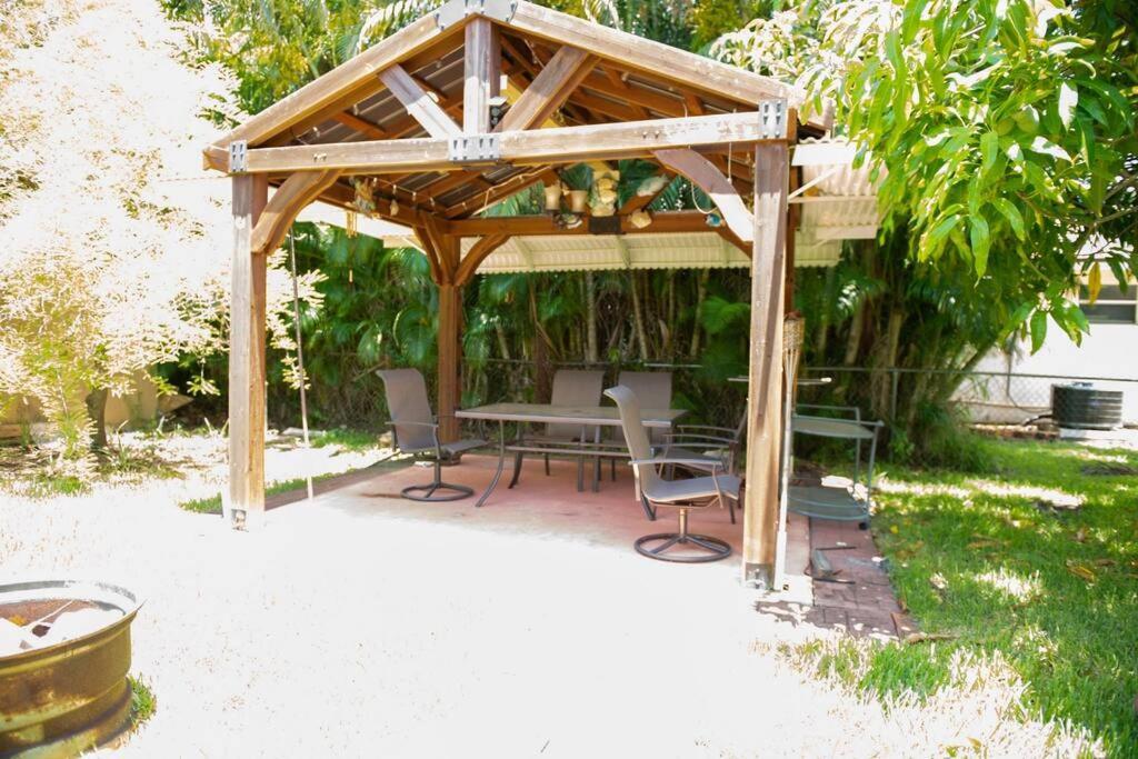 Charming vacation home in Port St Lucie. Port St. Lucie Buitenkant foto