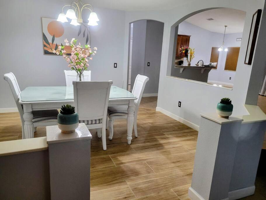 Charming vacation home in Port St Lucie. Port St. Lucie Buitenkant foto